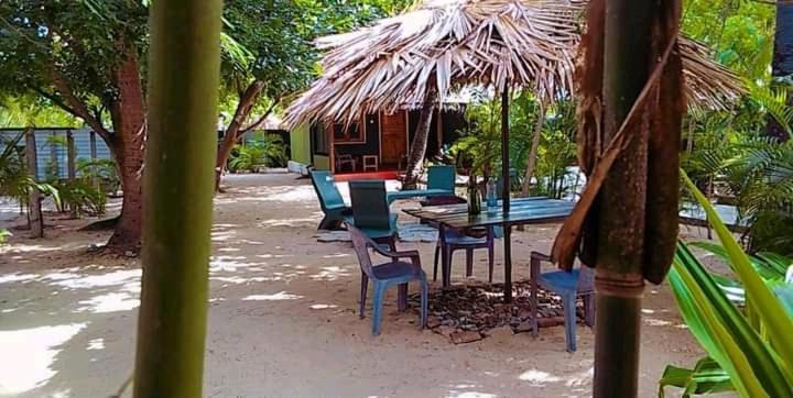Naaval Beach Villa & Rooms باتيكالوا المظهر الخارجي الصورة