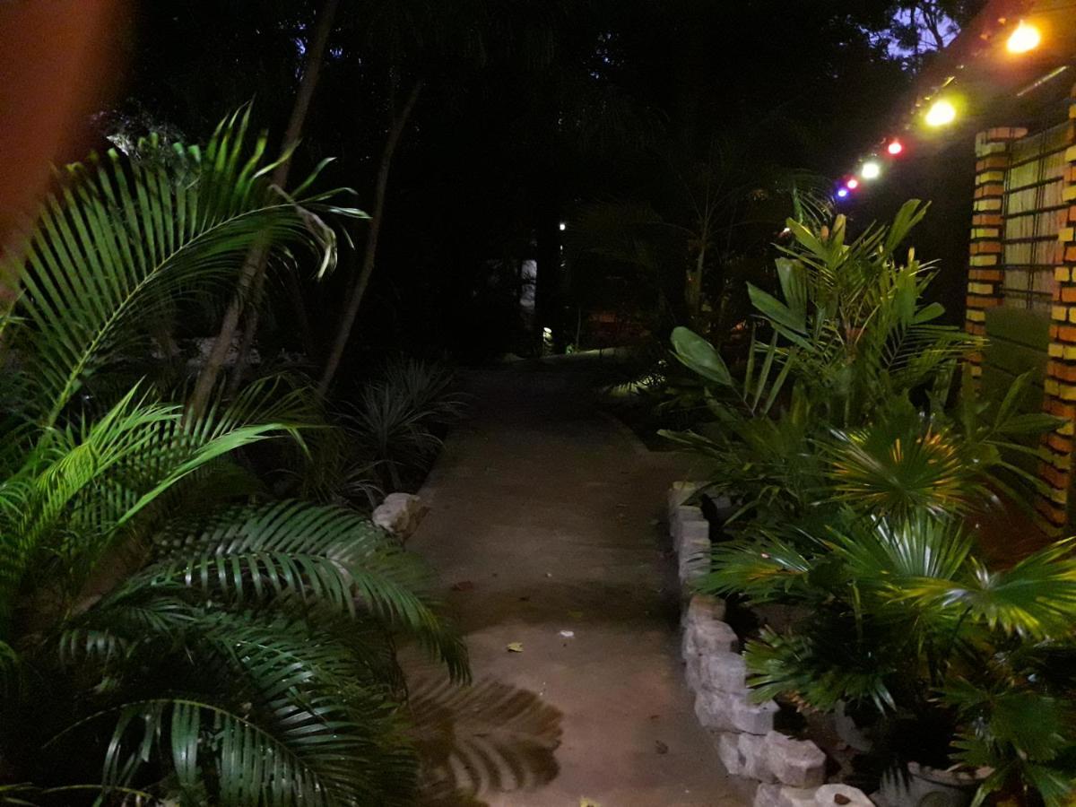 Naaval Beach Villa & Rooms باتيكالوا المظهر الخارجي الصورة
