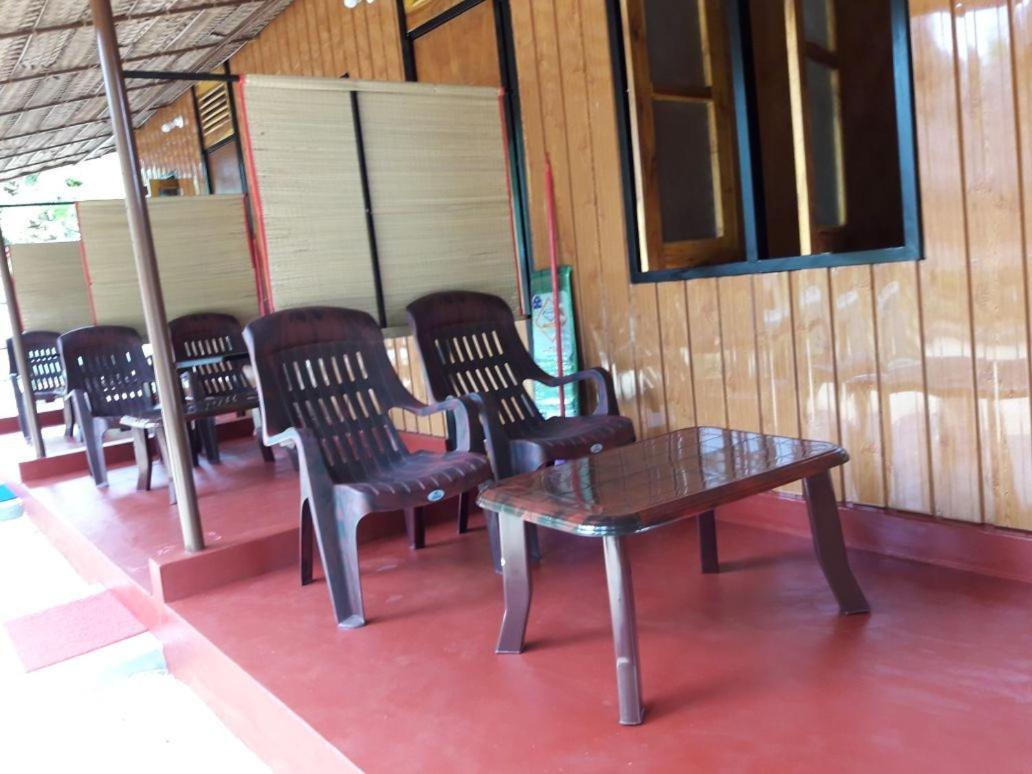 Naaval Beach Villa & Rooms باتيكالوا المظهر الخارجي الصورة