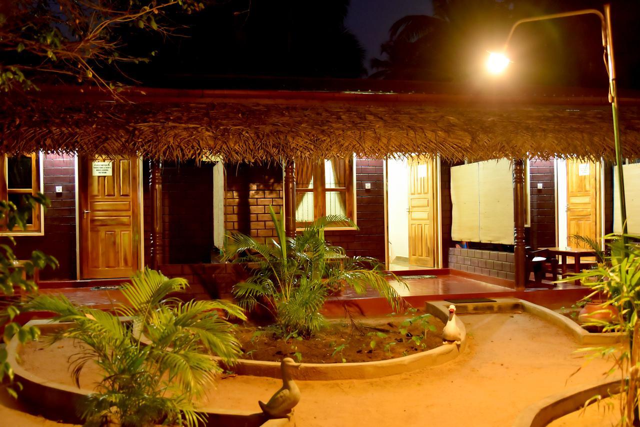 Naaval Beach Villa & Rooms باتيكالوا المظهر الخارجي الصورة