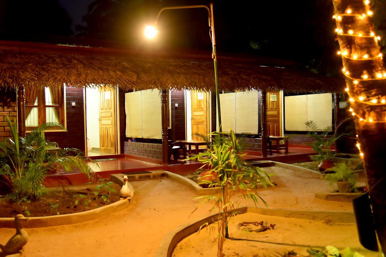 Naaval Beach Villa & Rooms باتيكالوا المظهر الخارجي الصورة