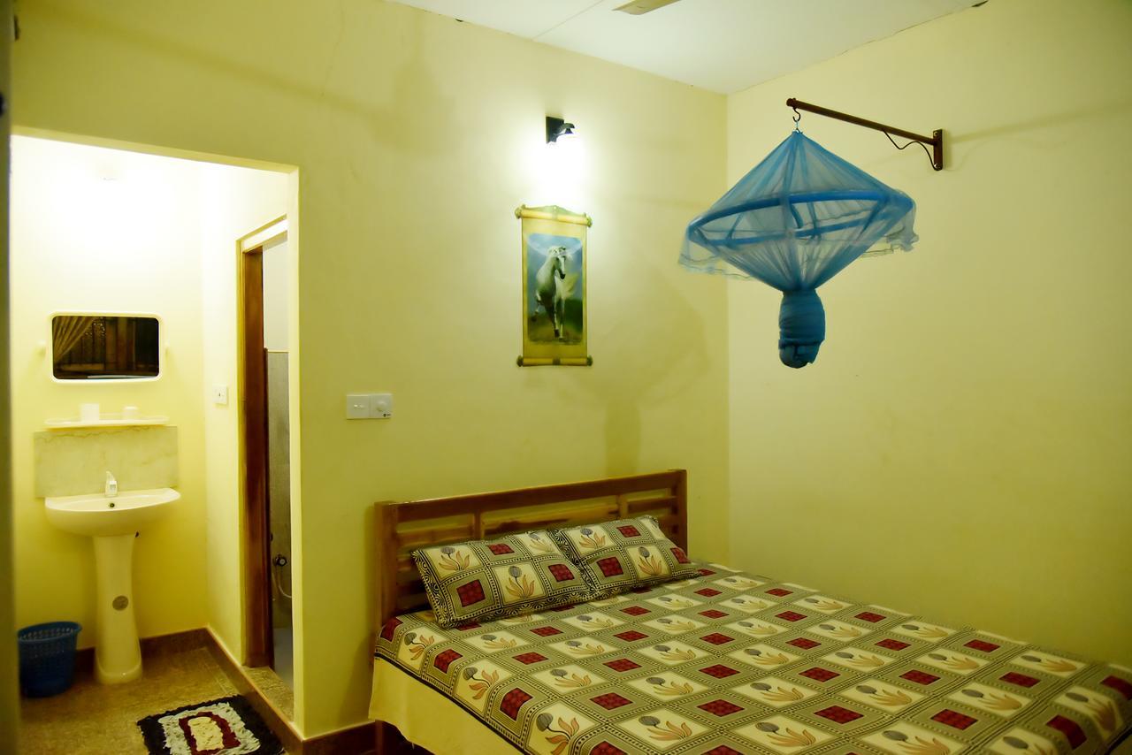Naaval Beach Villa & Rooms باتيكالوا المظهر الخارجي الصورة