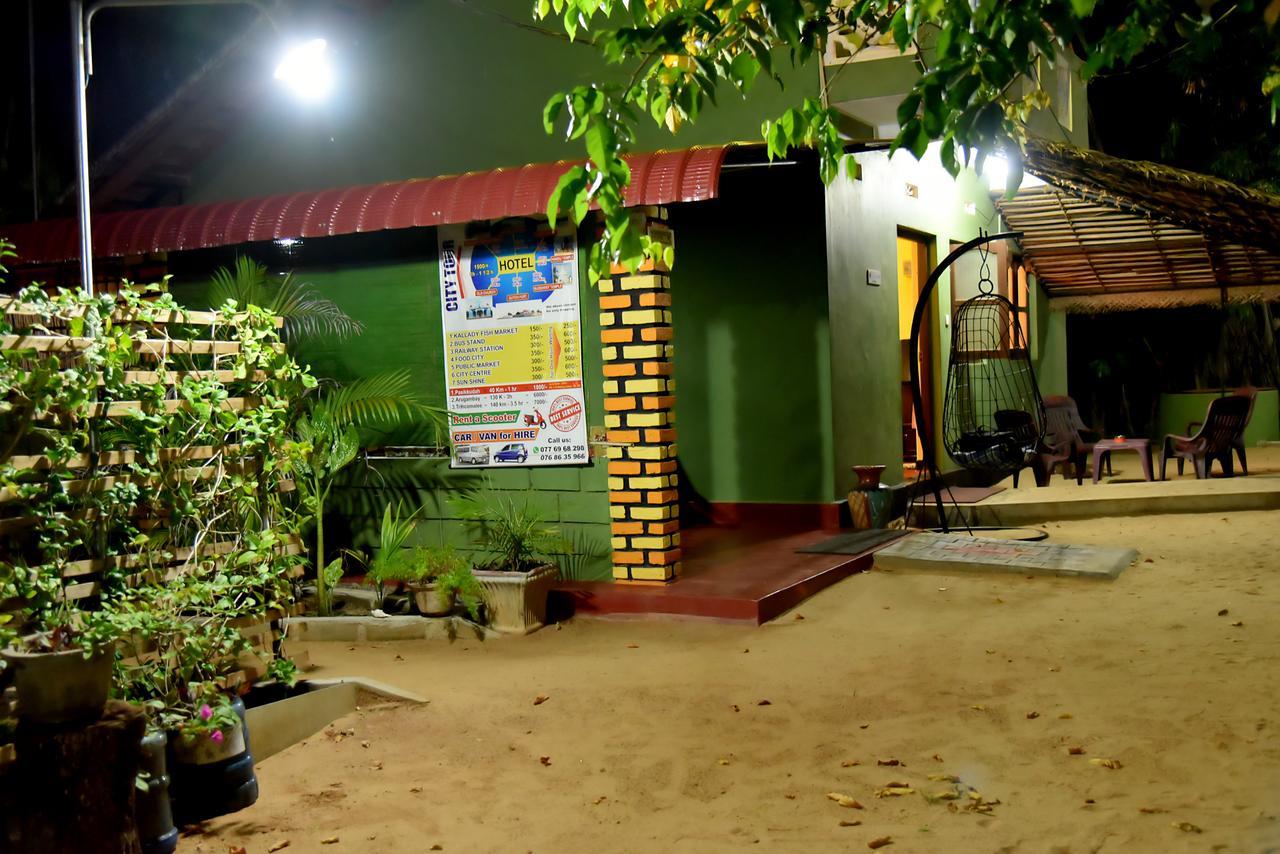 Naaval Beach Villa & Rooms باتيكالوا المظهر الخارجي الصورة